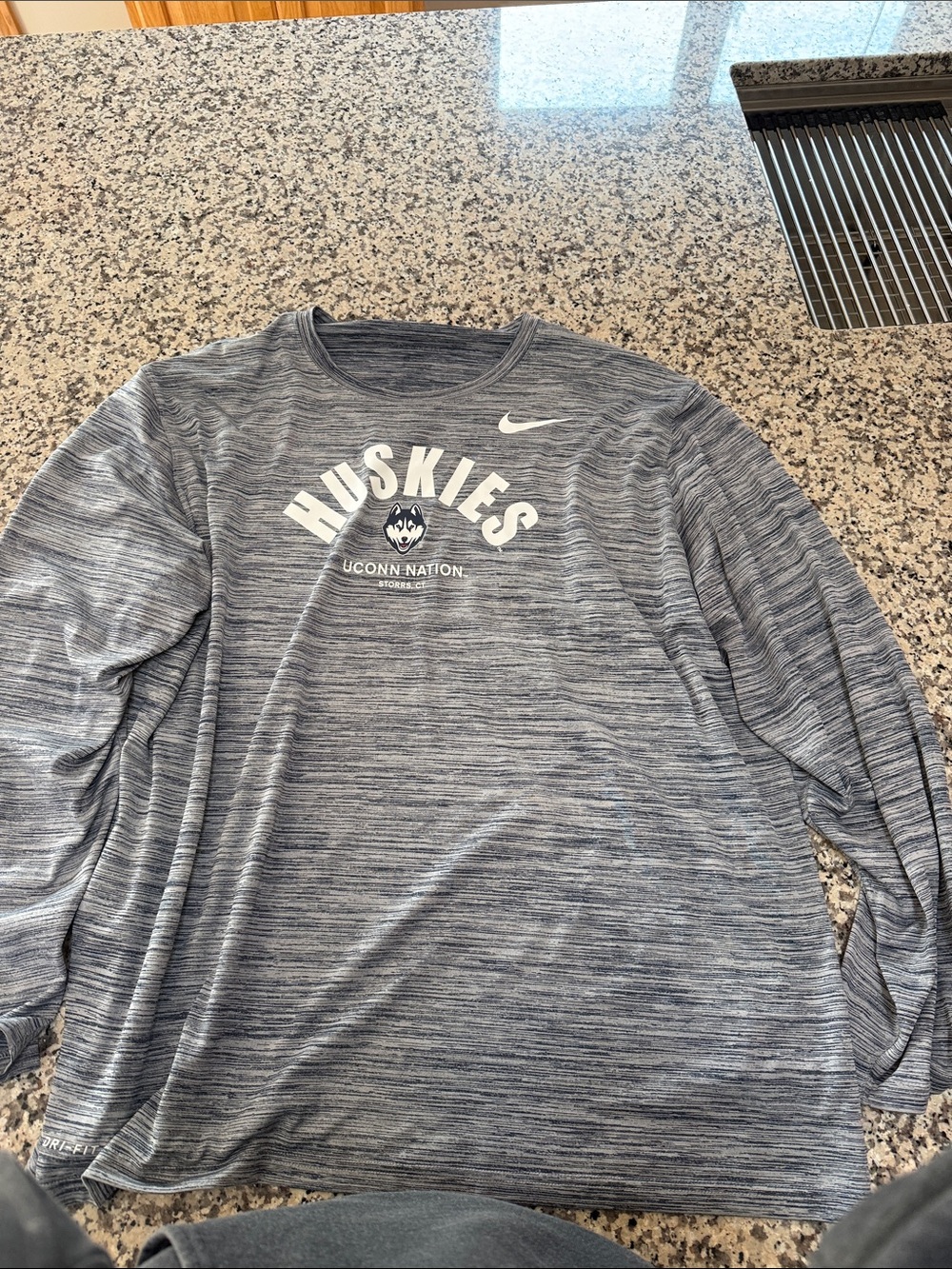 Nike Gray Heather UConn Huskies Long-Sleeve Performance Tee